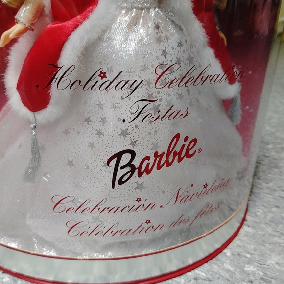 Holiday Celebration Barbie 2001 Collectors Edition - Picture 7 of 8
